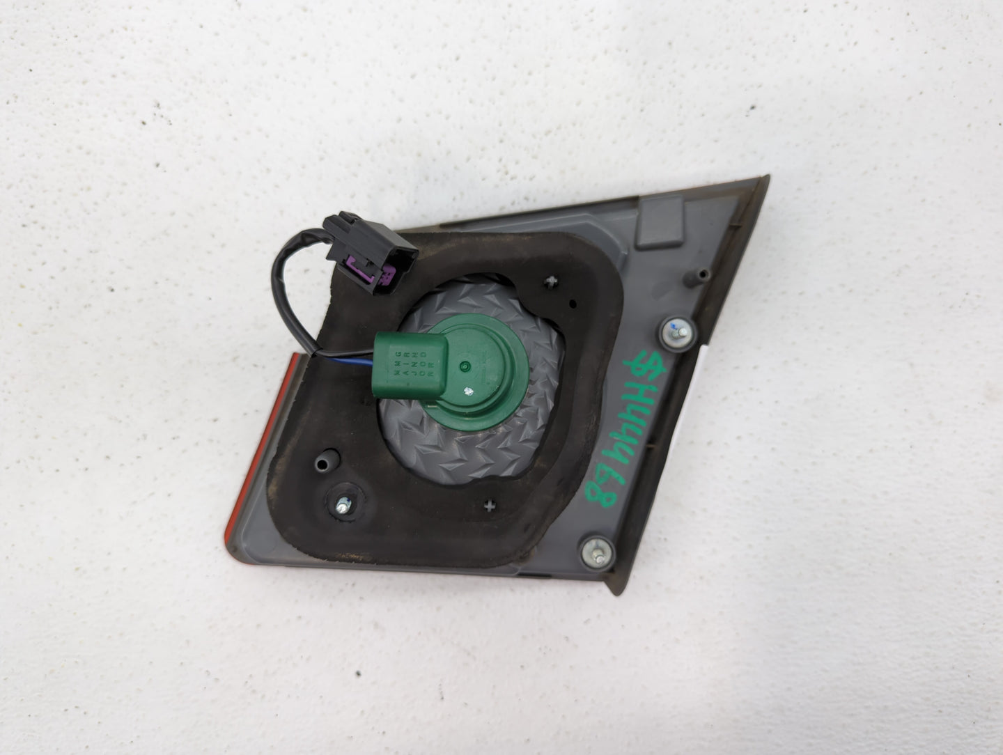 2011-2016 Chevrolet Cruze Tail Light Assembly Driver Left OEM P/N:3057KLCP Fits Fits 2011 2012 2013 2014 2015 2016 OEM Used 