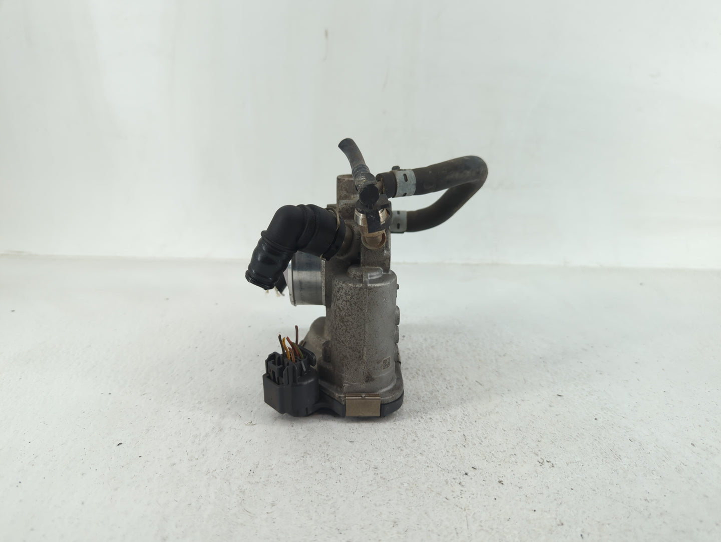 2011-2016 Chevrolet Cruze Throttle Body P/N:55577375 55561495 Fits Fits 2009 2010 2011 2012 2013 2014 2015 2016 2017 2018 OE
