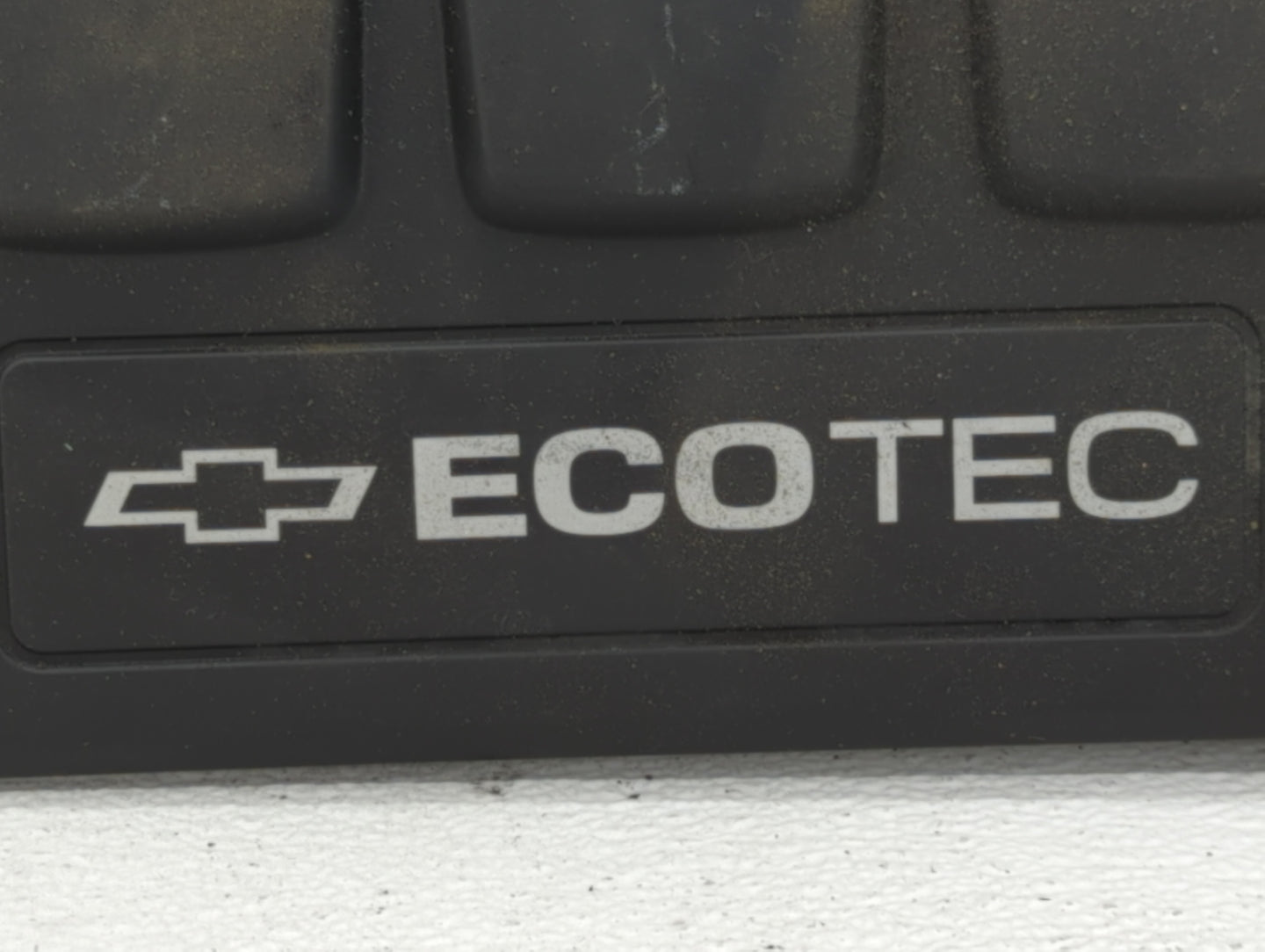 2012 Chevrolet Cruze Engine Cover - Oemusedautoparts1.com