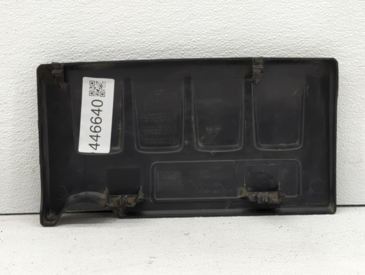 2012 Chevrolet Cruze Engine Cover - Oemusedautoparts1.com