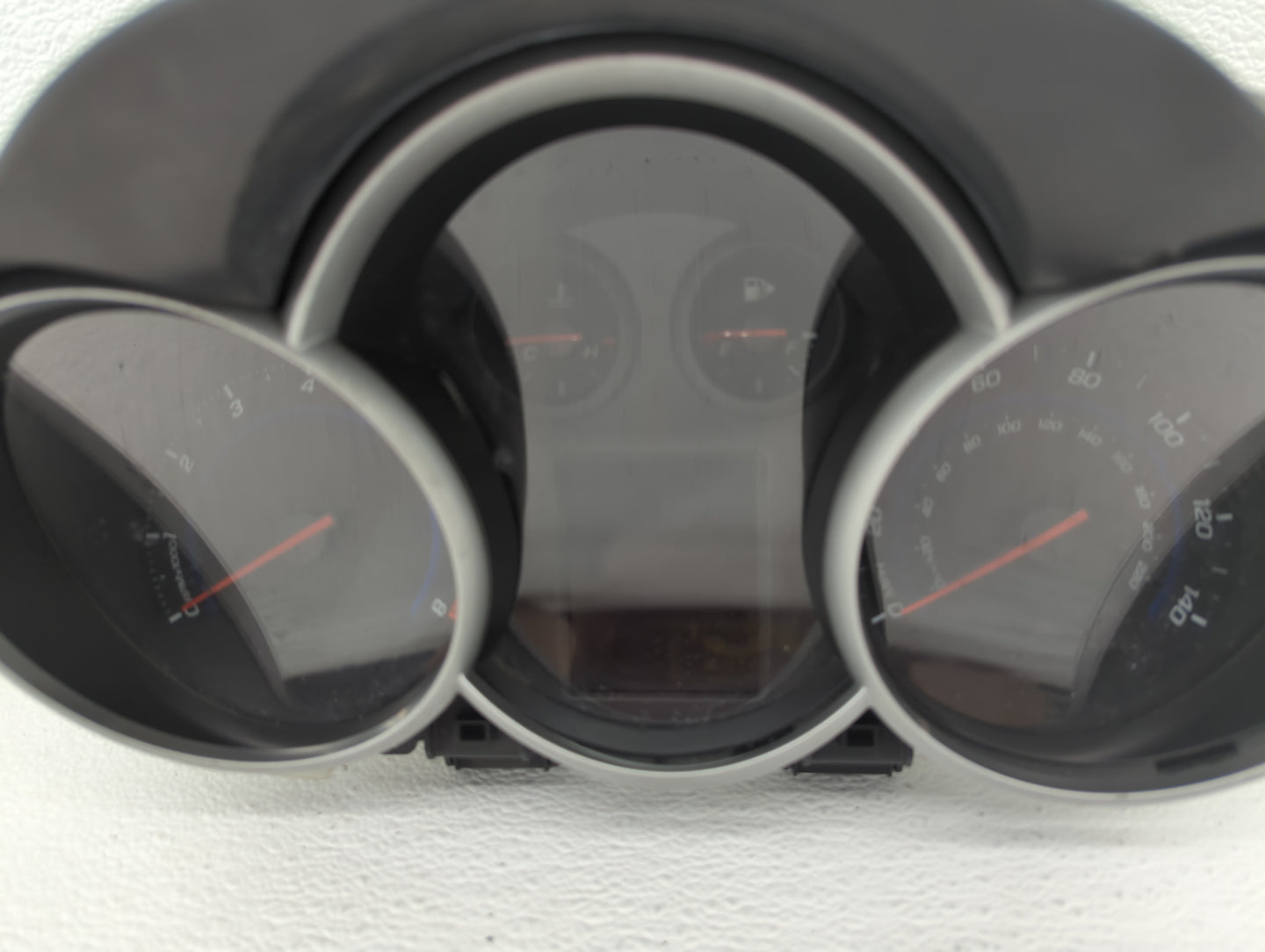 2012 Chevrolet Cruze Instrument Cluster Speedometer Gauges P/N:95216802 95940656, 95487986 Fits OEM Used Auto Parts - Oemuse