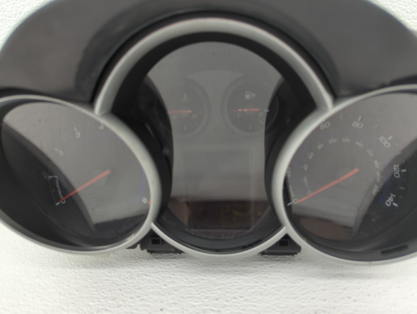 2012 Chevrolet Cruze Instrument Cluster Speedometer Gauges P/N:95216802 95940656, 95487986 Fits OEM Used Auto Parts - Oemuse