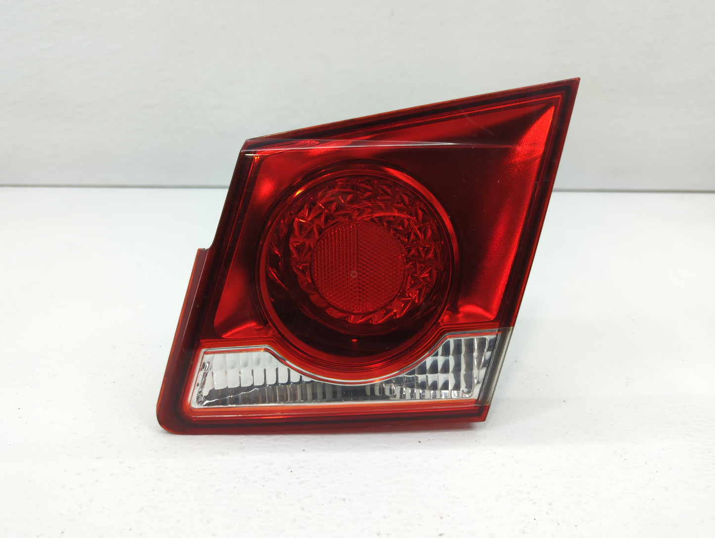 2011-2016 Chevrolet Cruze Tail Light Assembly Passenger Right OEM Fits Fits 2011 2012 2013 2014 2015 2016 OEM Used Auto Part