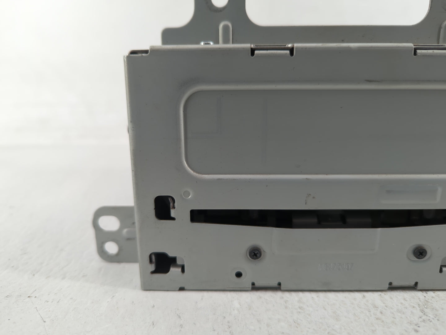 2011-2012 Chevrolet Cruze Am Fm Cd Player Radio Receiver - Oemusedautoparts1.com