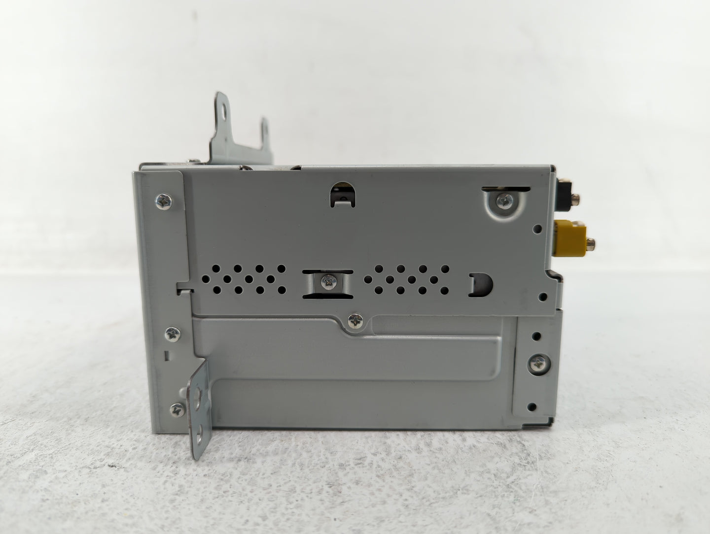 2011-2012 Chevrolet Cruze Radio AM FM Cd Player Receiver Replacement P/N:20983517 95914367, 22815634 Fits Fits 2010 2011 201