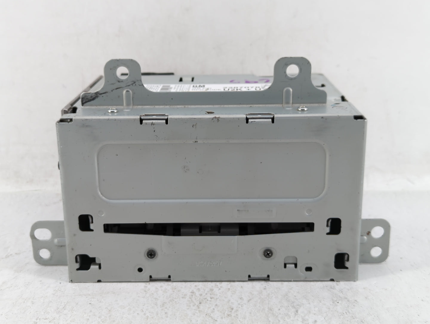 2011-2012 Chevrolet Cruze Am Fm Cd Player Radio Receiver - Oemusedautoparts1.com