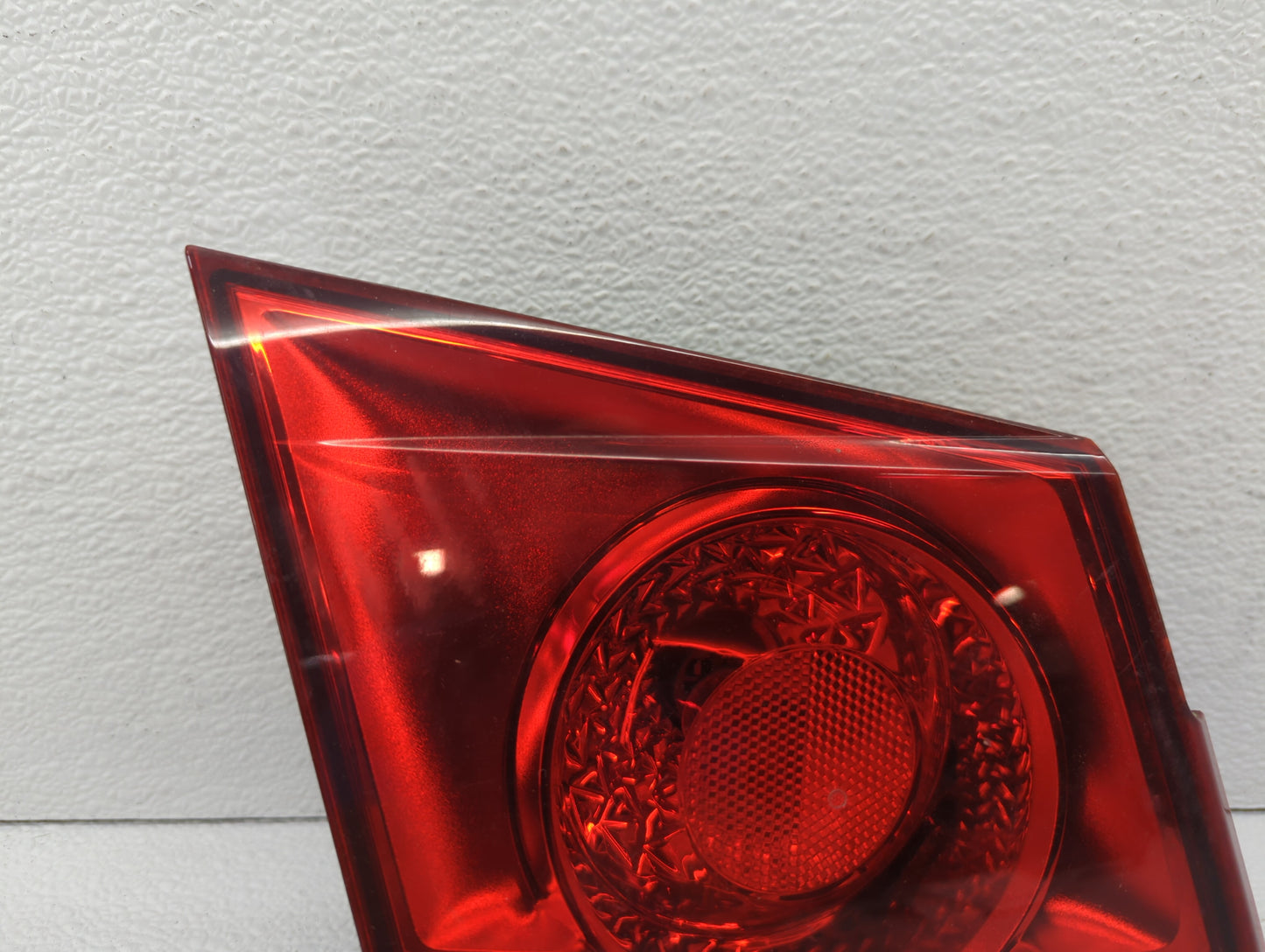 2011-2016 Chevrolet Cruze Tail Light Assembly Driver Left OEM P/N:3057KLCP Fits Fits 2011 2012 2013 2014 2015 2016 OEM Used 