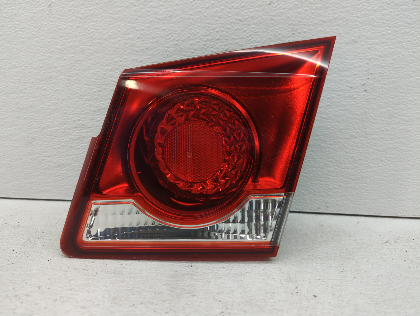 2011-2016 Chevrolet Cruze Tail Light Assembly Passenger Right OEM P/N:3057KLCP 2T 11 1P GM Fits Fits 2011 2012 2013 2014 201