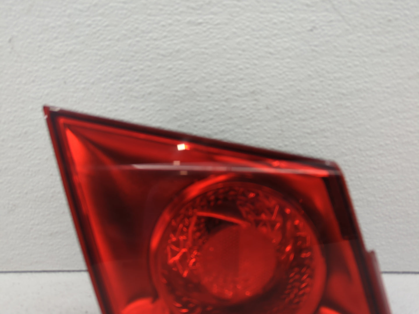 2011-2016 Chevrolet Cruze Tail Light Assembly Driver Left OEM P/N:3057KLCP Fits Fits 2011 2012 2013 2014 2015 2016 OEM Used 