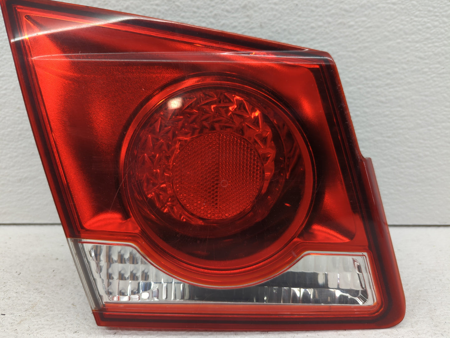 2011-2016 Chevrolet Cruze Tail Light Assembly Driver Left OEM P/N:3057KLCP Fits Fits 2011 2012 2013 2014 2015 2016 OEM Used 