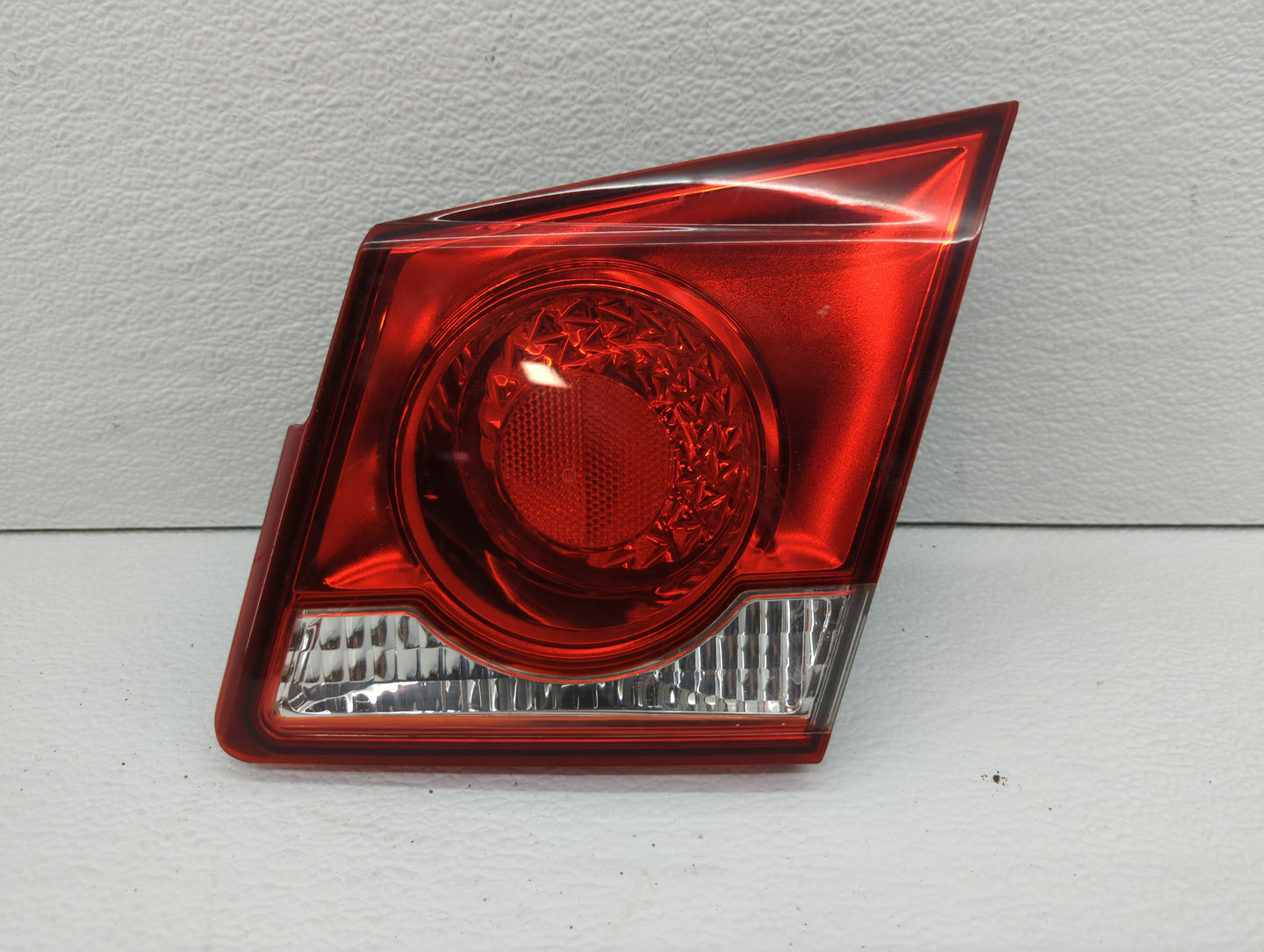 2011-2016 Chevrolet Cruze Tail Light Assembly Passenger Right OEM Fits Fits 2011 2012 2013 2014 2015 2016 OEM Used Auto Part