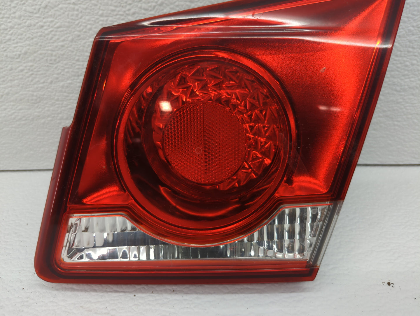 2011-2016 Chevrolet Cruze Tail Light Assembly Passenger Right OEM Fits Fits 2011 2012 2013 2014 2015 2016 OEM Used Auto Part