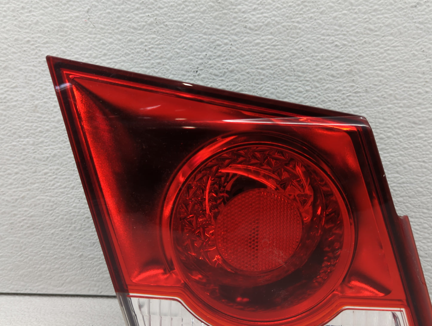2011-2016 Chevrolet Cruze Tail Light Assembly Driver Left OEM P/N:3057KLCP Fits Fits 2011 2012 2013 2014 2015 2016 OEM Used 