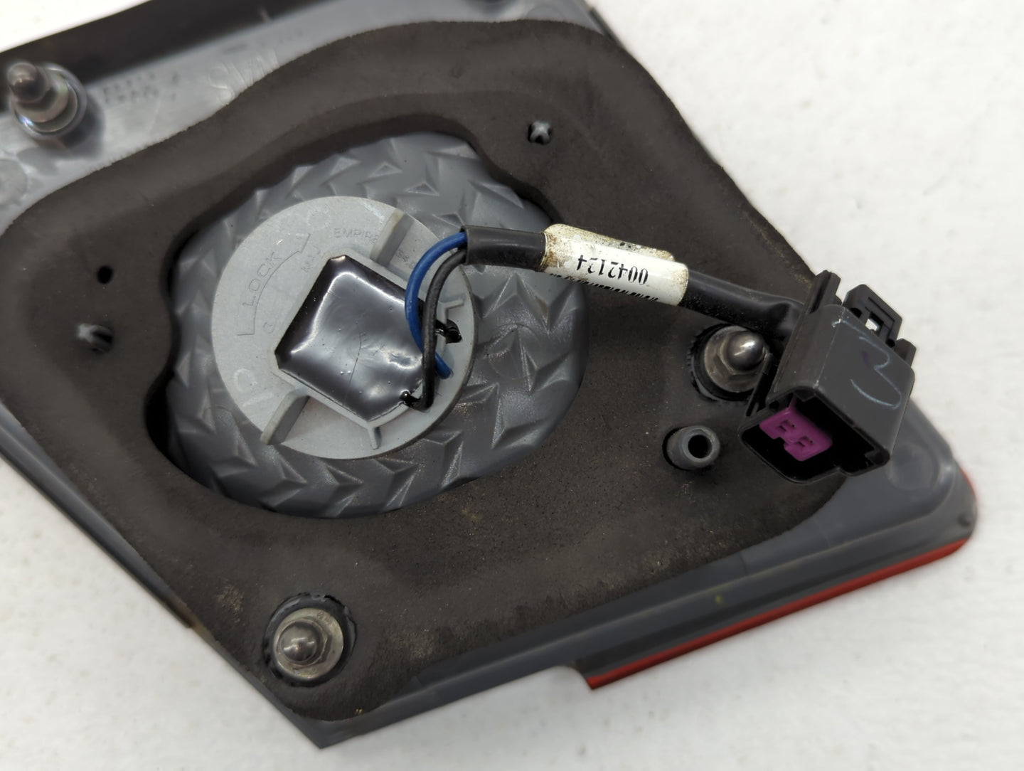 2011-2016 Chevrolet Cruze Tail Light Assembly Driver Left OEM P/N:3057KLCP Fits Fits 2011 2012 2013 2014 2015 2016 OEM Used 