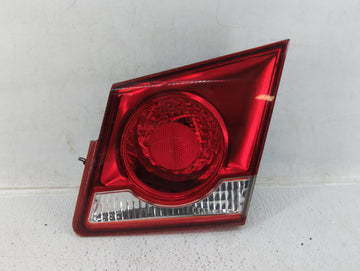 2011-2016 Chevrolet Cruze Tail Light Assembly Passenger Right OEM P/N:25954942 00042155 Fits Fits 2011 2012 2013 2014 2015 2