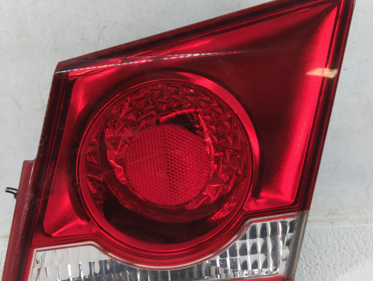 2011-2016 Chevrolet Cruze Tail Light Assembly Passenger Right OEM P/N:25954942 00042155 Fits Fits 2011 2012 2013 2014 2015 2