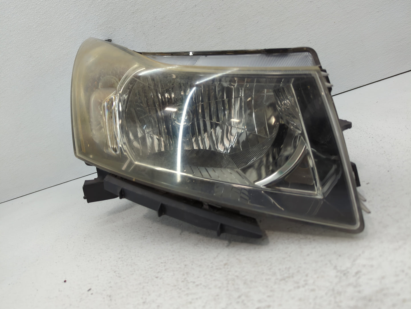 2011-2012 Chevrolet Cruze Passenger Right Oem Head Light Headlight Lamp - Oemusedautoparts1.com