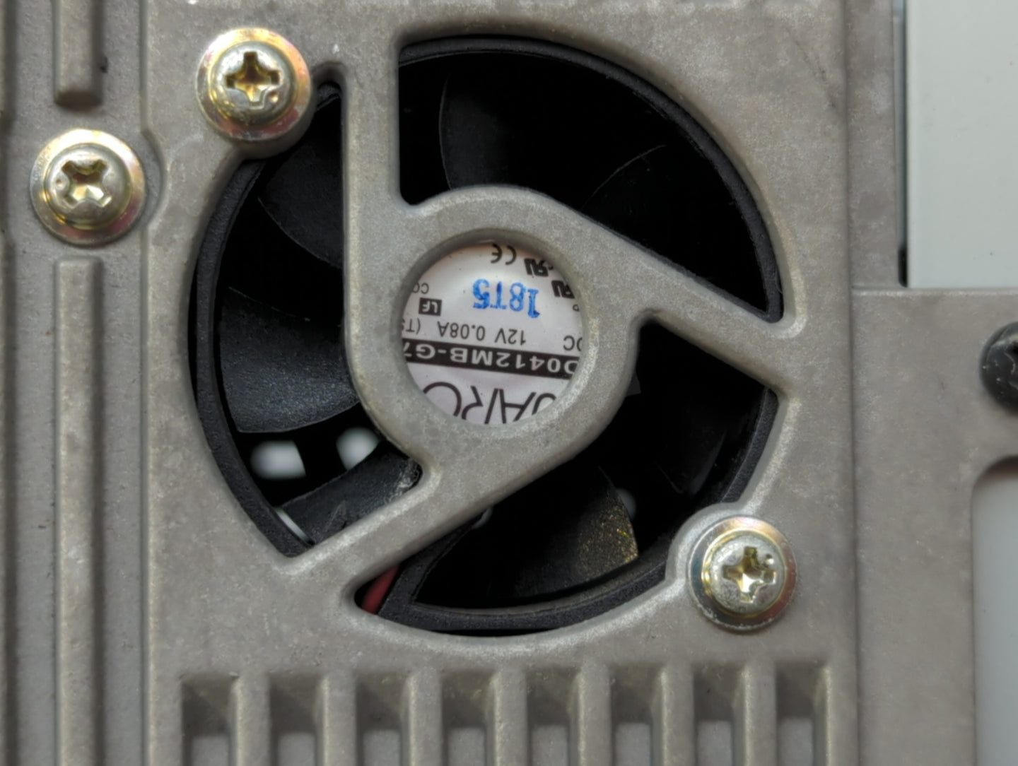 2012-2012 Chevrolet Cruze Am Fm Cd Player Radio Receiver - Oemusedautoparts1.com