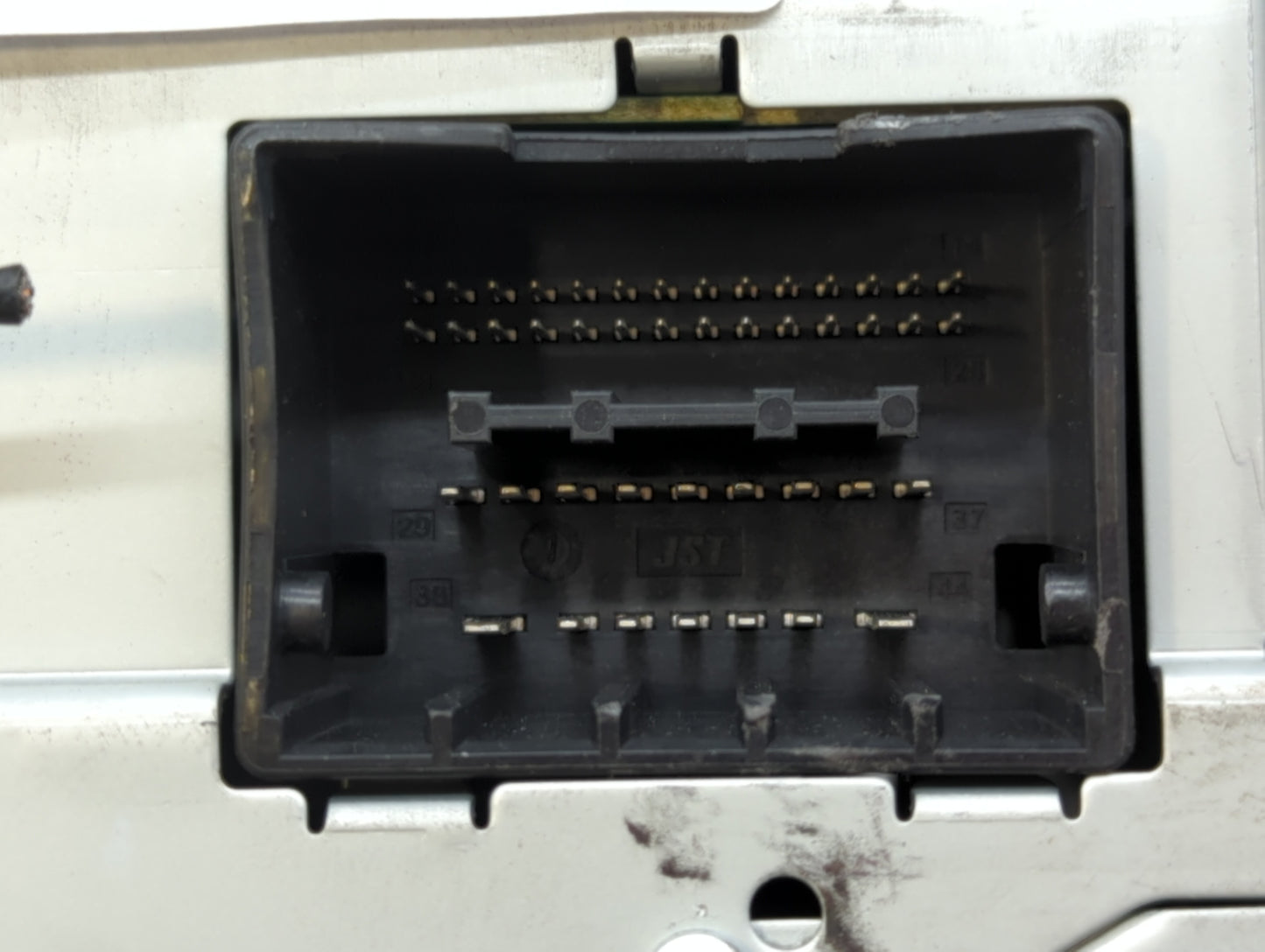 2012-2012 Chevrolet Cruze Am Fm Cd Player Radio Receiver - Oemusedautoparts1.com