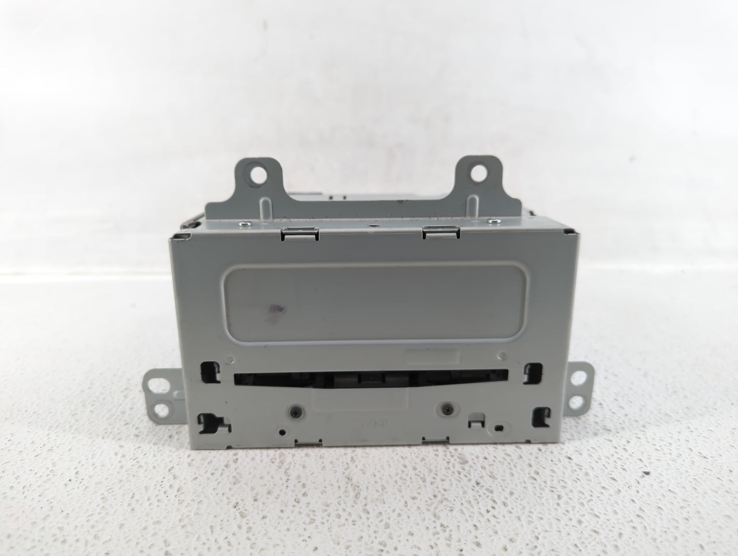 2011-2012 Chevrolet Cruze Radio AM FM Cd Player Receiver Replacement P/N:22870782 Fits Fits 2010 2011 2012 OEM Used Auto Par