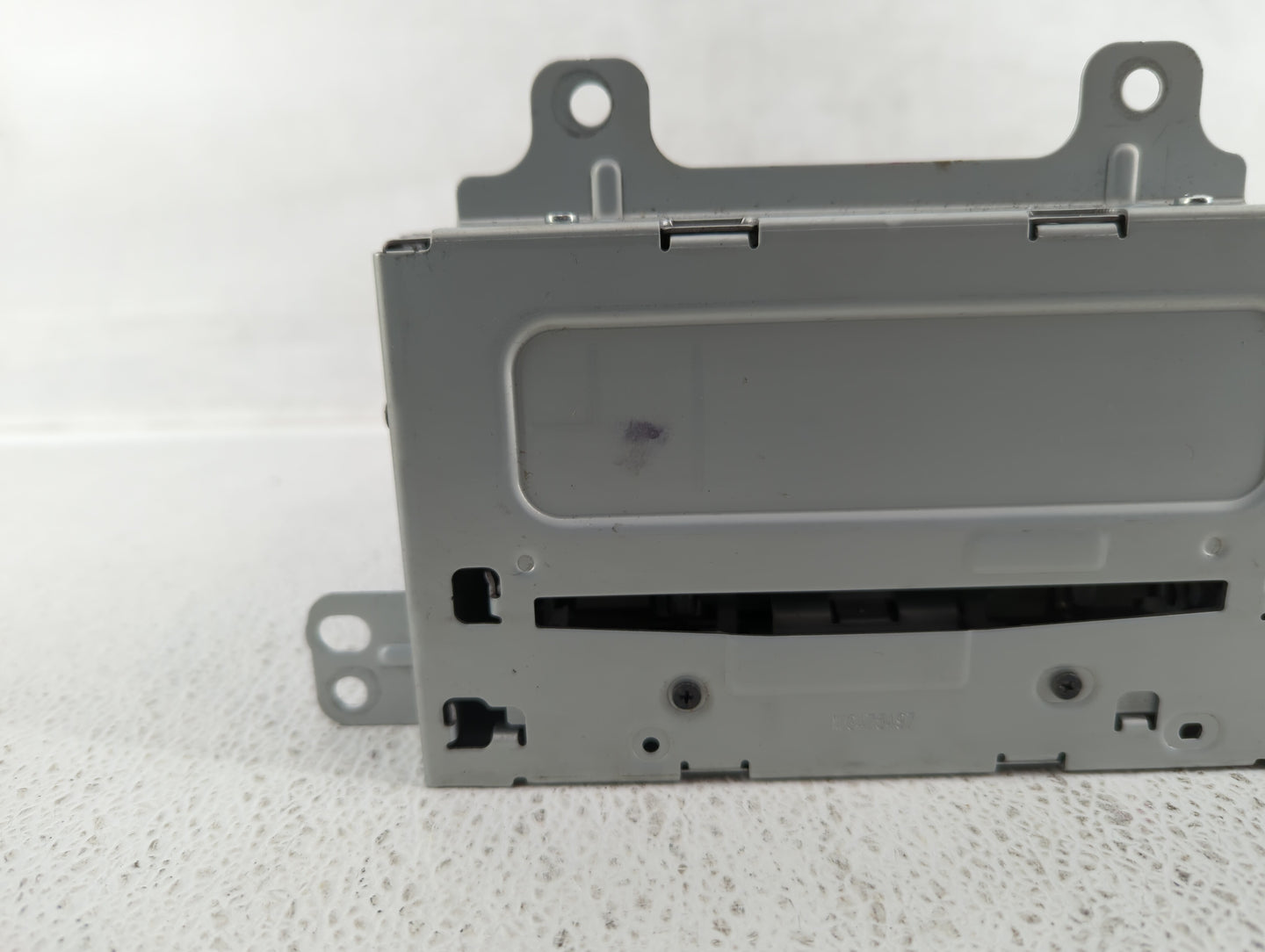2011-2012 Chevrolet Cruze Radio AM FM Cd Player Receiver Replacement P/N:22870782 Fits Fits 2010 2011 2012 OEM Used Auto Par
