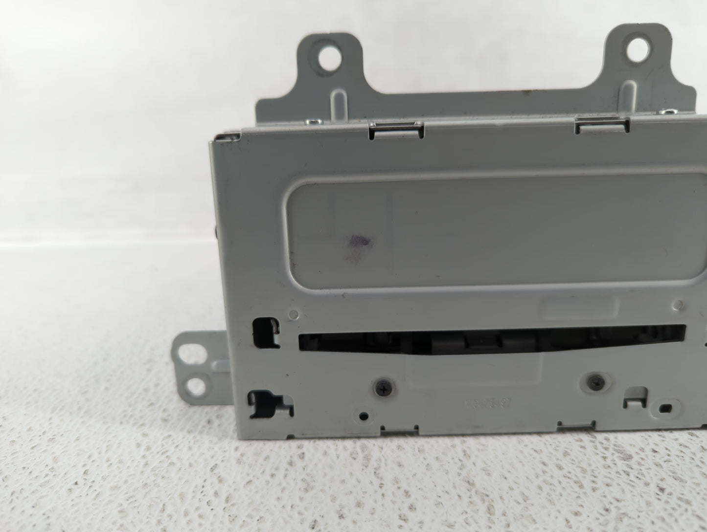 2011-2012 Chevrolet Cruze Radio AM FM Cd Player Receiver Replacement P/N:22870782 Fits Fits 2010 2011 2012 OEM Used Auto Par