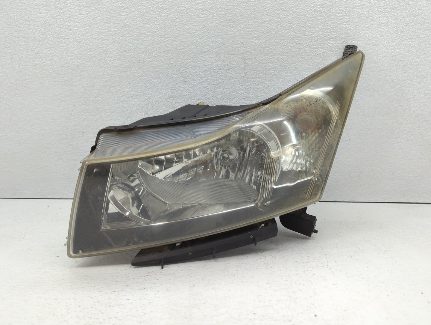 2011-2012 Chevrolet Cruze Driver Left Oem Head Light Headlight Lamp - Oemusedautoparts1.com
