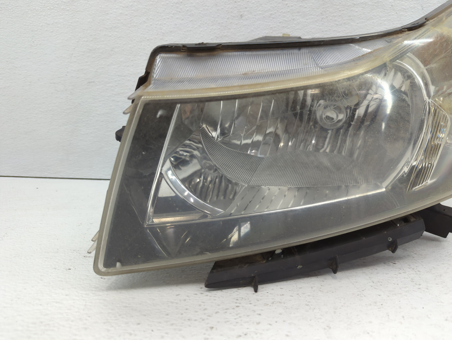 2011-2012 Chevrolet Cruze Driver Left Oem Head Light Headlight Lamp - Oemusedautoparts1.com