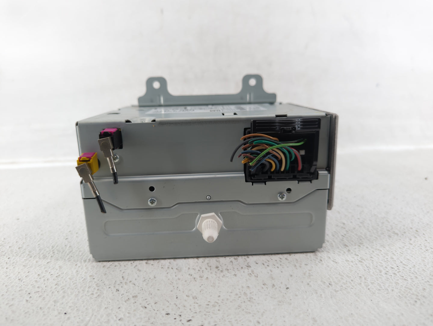 2011-2012 Chevrolet Cruze Radio AM FM Cd Player Receiver Replacement P/N:22870782 Fits Fits 2010 2011 2012 OEM Used Auto Par