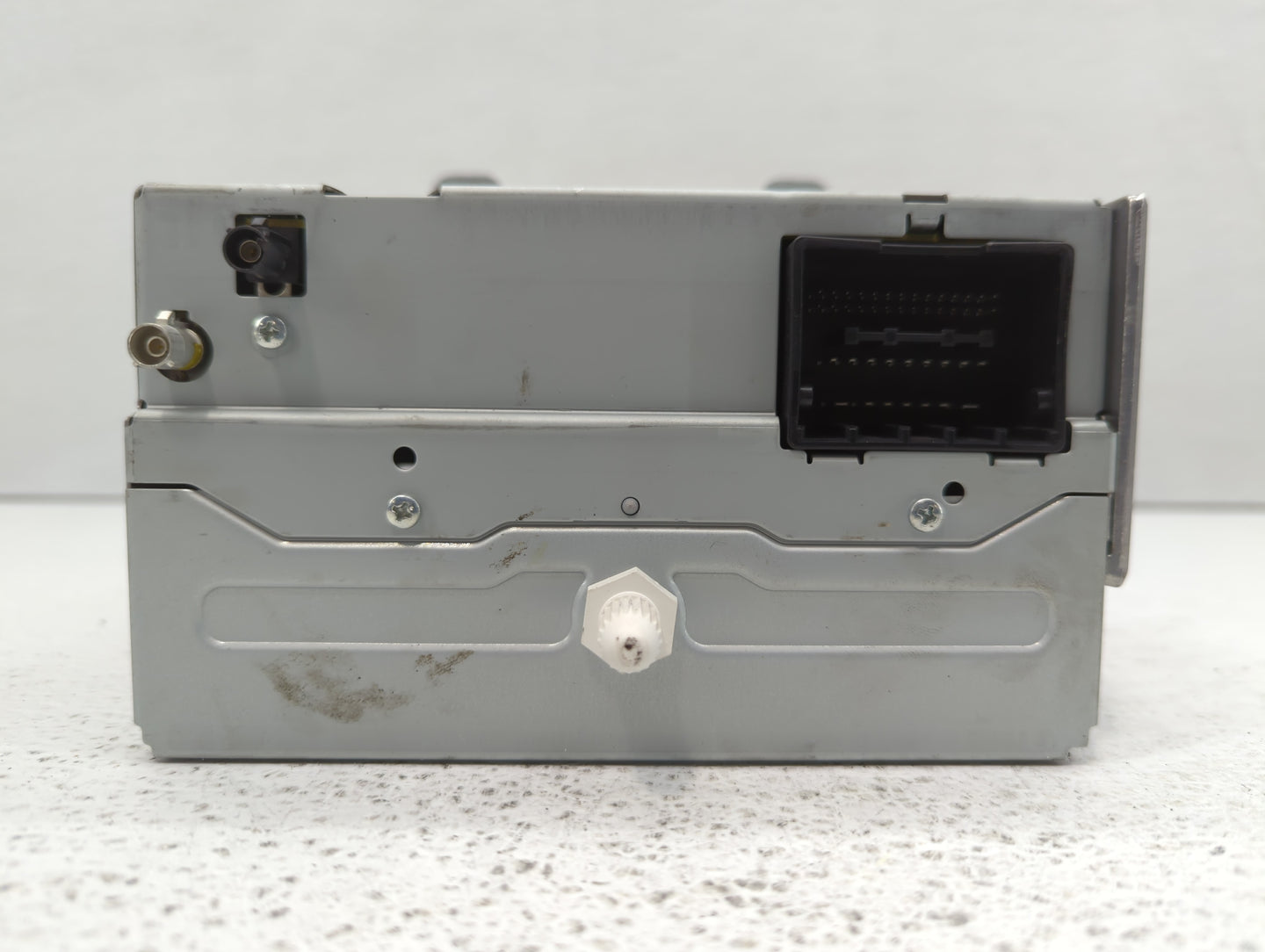 2011-2012 Chevrolet Cruze Radio AM FM Cd Player Receiver Replacement P/N:22870782 Fits Fits 2010 2011 2012 OEM Used Auto Par