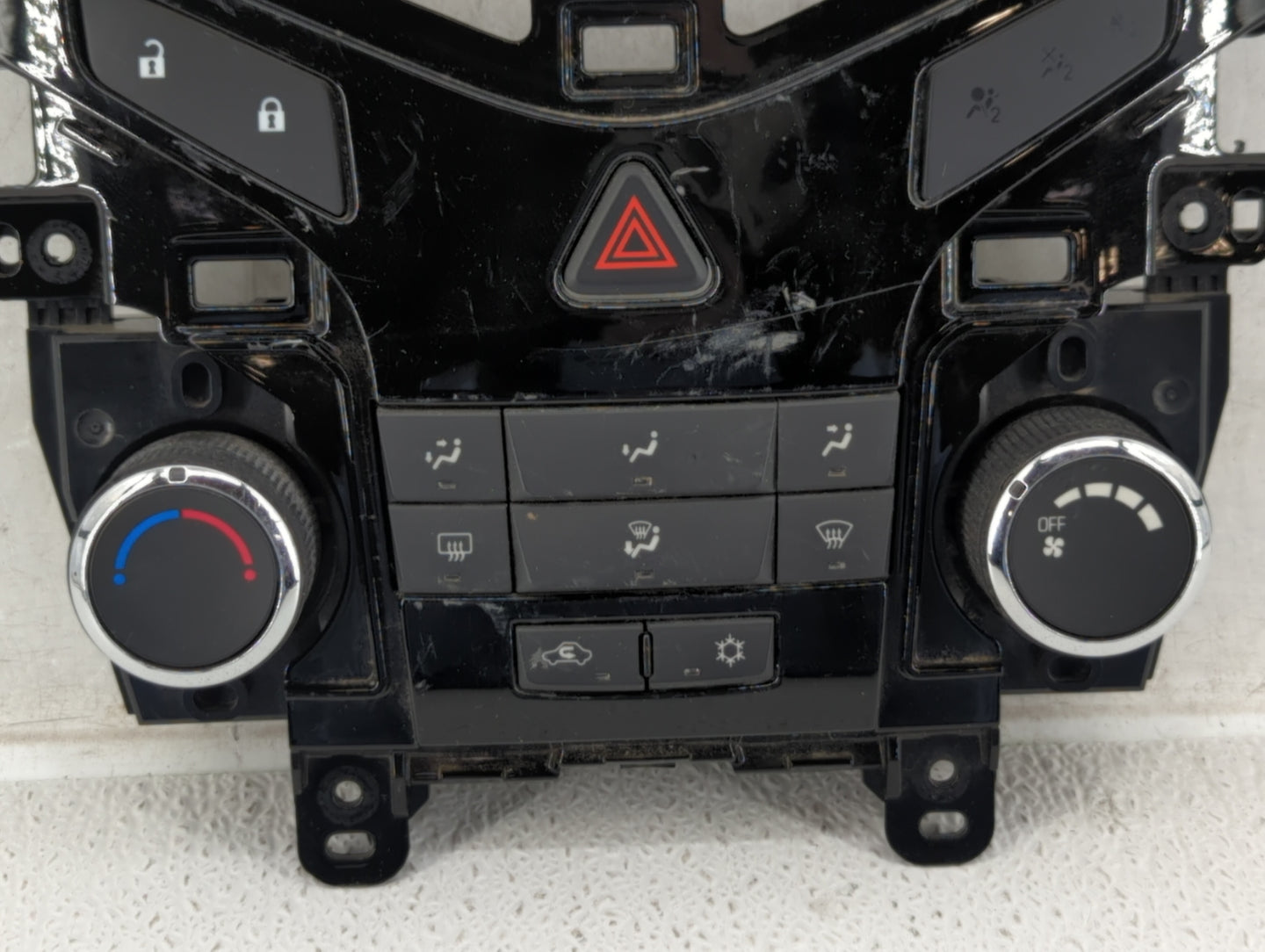 2011-2012 Chevrolet Cruze Climate Control Module Temperature AC/Heater Replacement P/N:95017054 Fits Fits 2011 2012 OEM Used