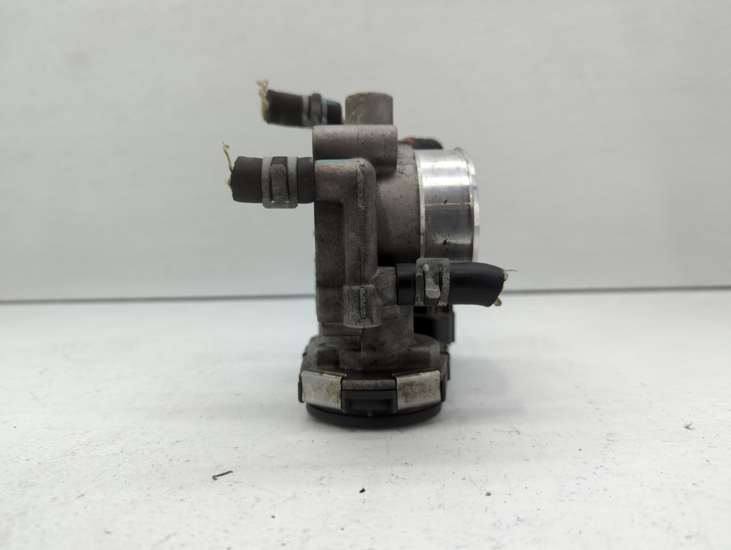 2011-2016 Chevrolet Cruze Throttle Body P/N:55 577 375 Fits Fits 2009 2010 2011 2012 2013 2014 2015 2016 2017 2018 OEM Used 