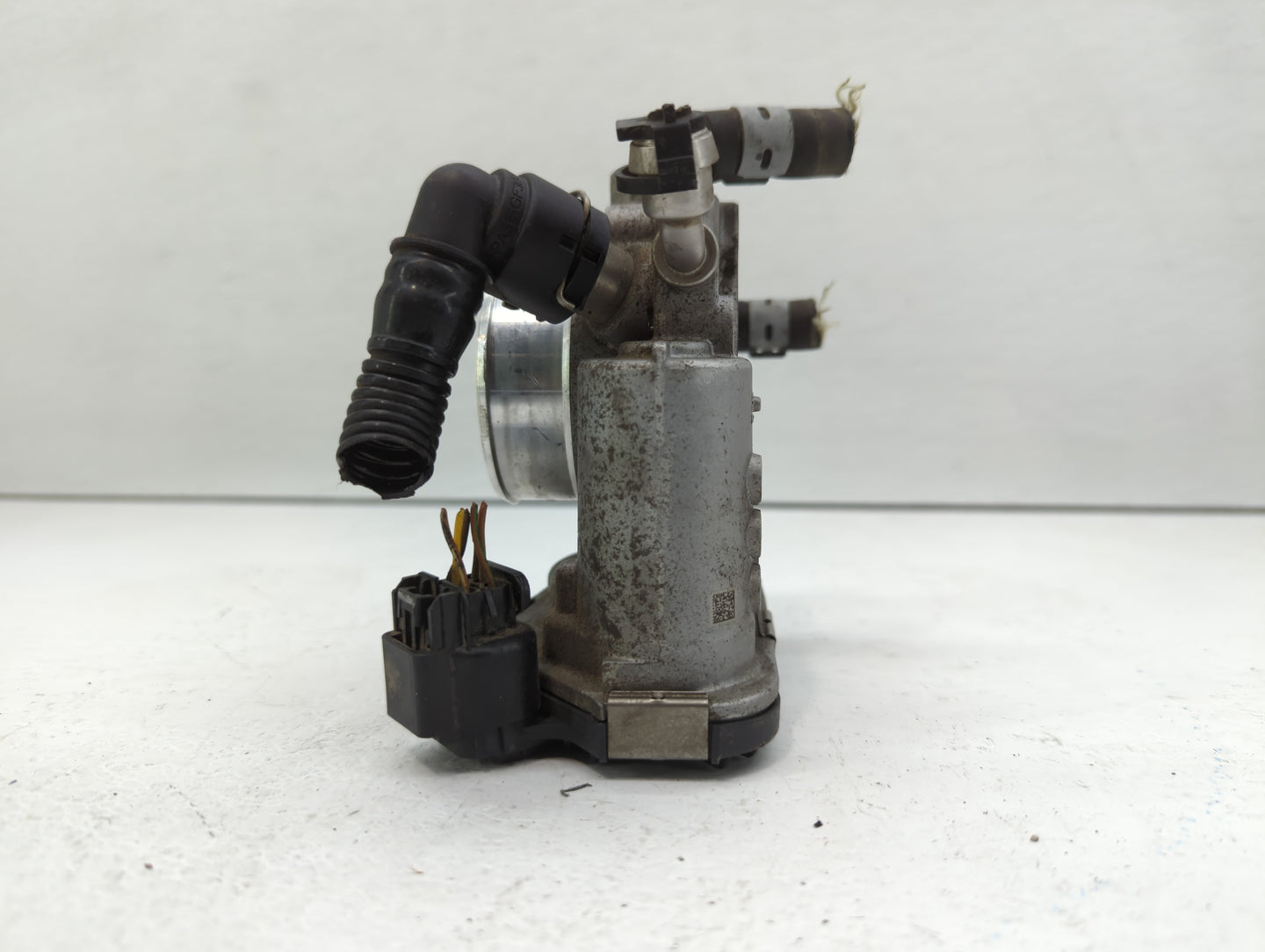 2011-2016 Chevrolet Cruze Throttle Body P/N:55 577 375 Fits Fits 2009 2010 2011 2012 2013 2014 2015 2016 2017 2018 OEM Used 