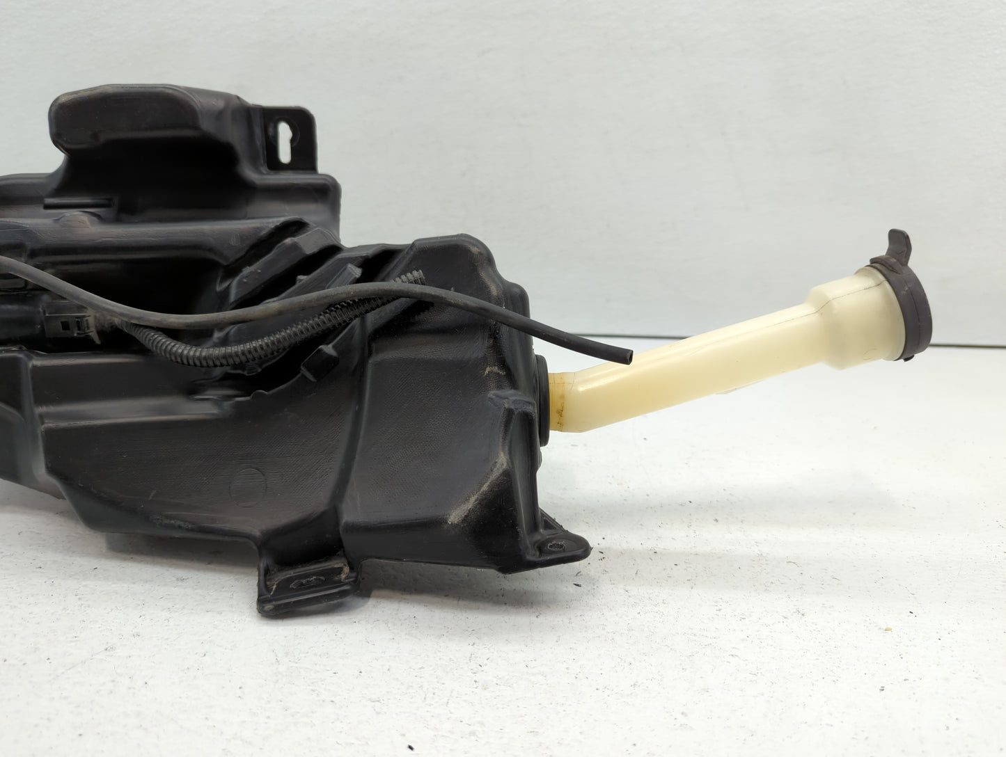 2011-2016 Chevrolet Cruze Radiator Coolant Overflow Expansion Tank Bottle 513024 - Oemusedautoparts1.com