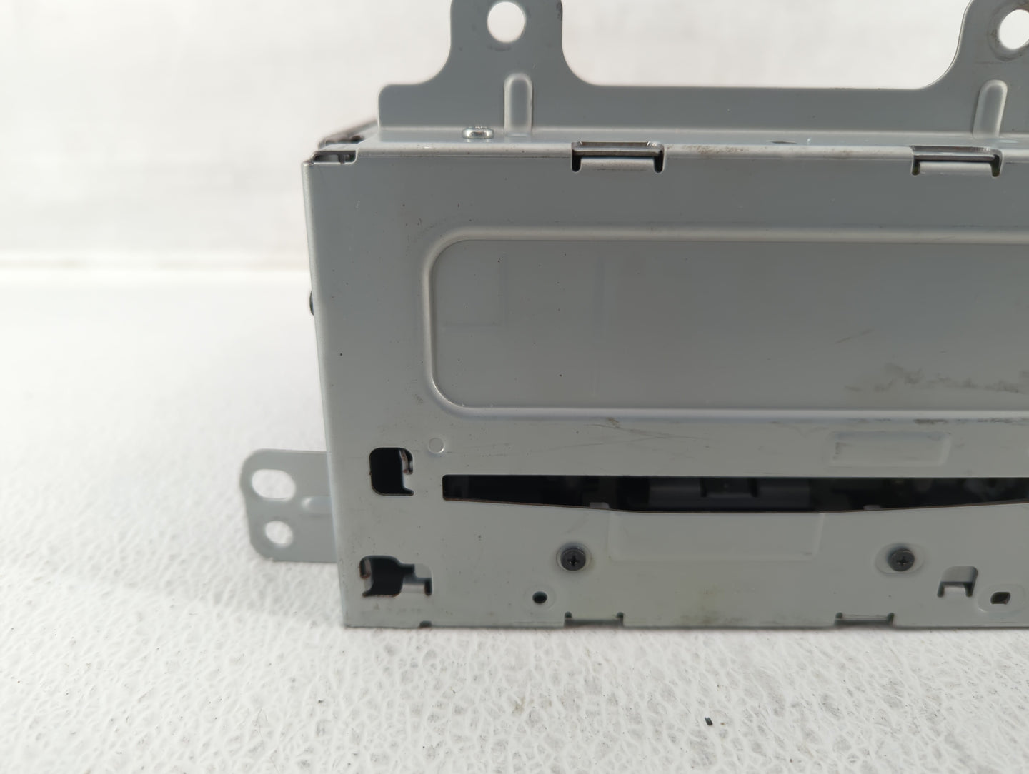 2012-2012 Chevrolet Cruze Am Fm Cd Player Radio Receiver - Oemusedautoparts1.com