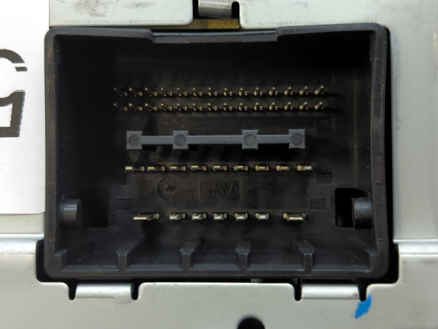 2011-2012 Chevrolet Cruze Am Fm Cd Player Radio Receiver - Oemusedautoparts1.com