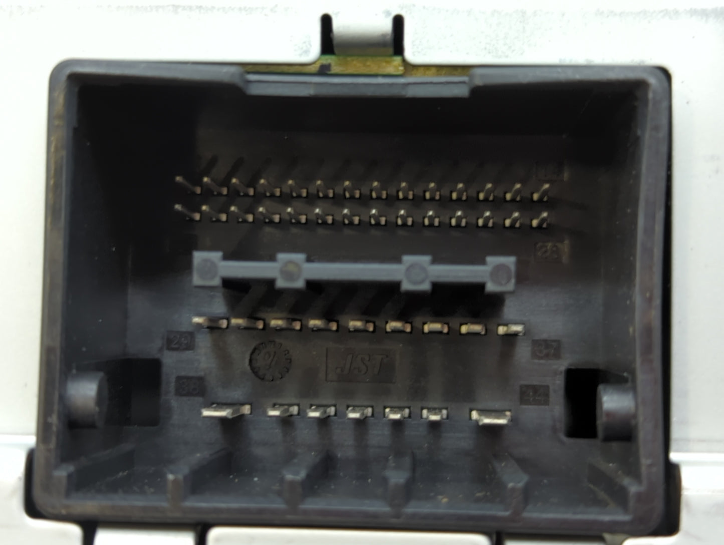 2011-2012 Chevrolet Cruze Am Fm Cd Player Radio Receiver - Oemusedautoparts1.com