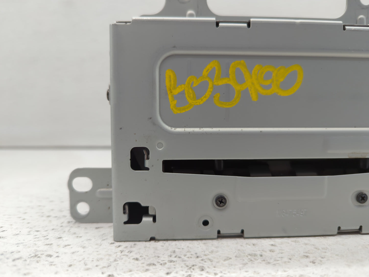 2011-2012 Chevrolet Cruze Radio AM FM Cd Player Receiver Replacement P/N:22870782 20983517 Fits Fits 2010 2011 2012 OEM Used