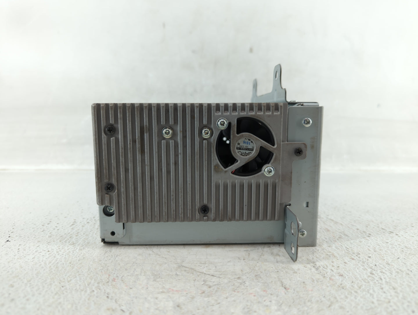 2011-2012 Chevrolet Cruze Radio AM FM Cd Player Receiver Replacement P/N:22870782 Fits Fits 2010 2011 2012 OEM Used Auto Par