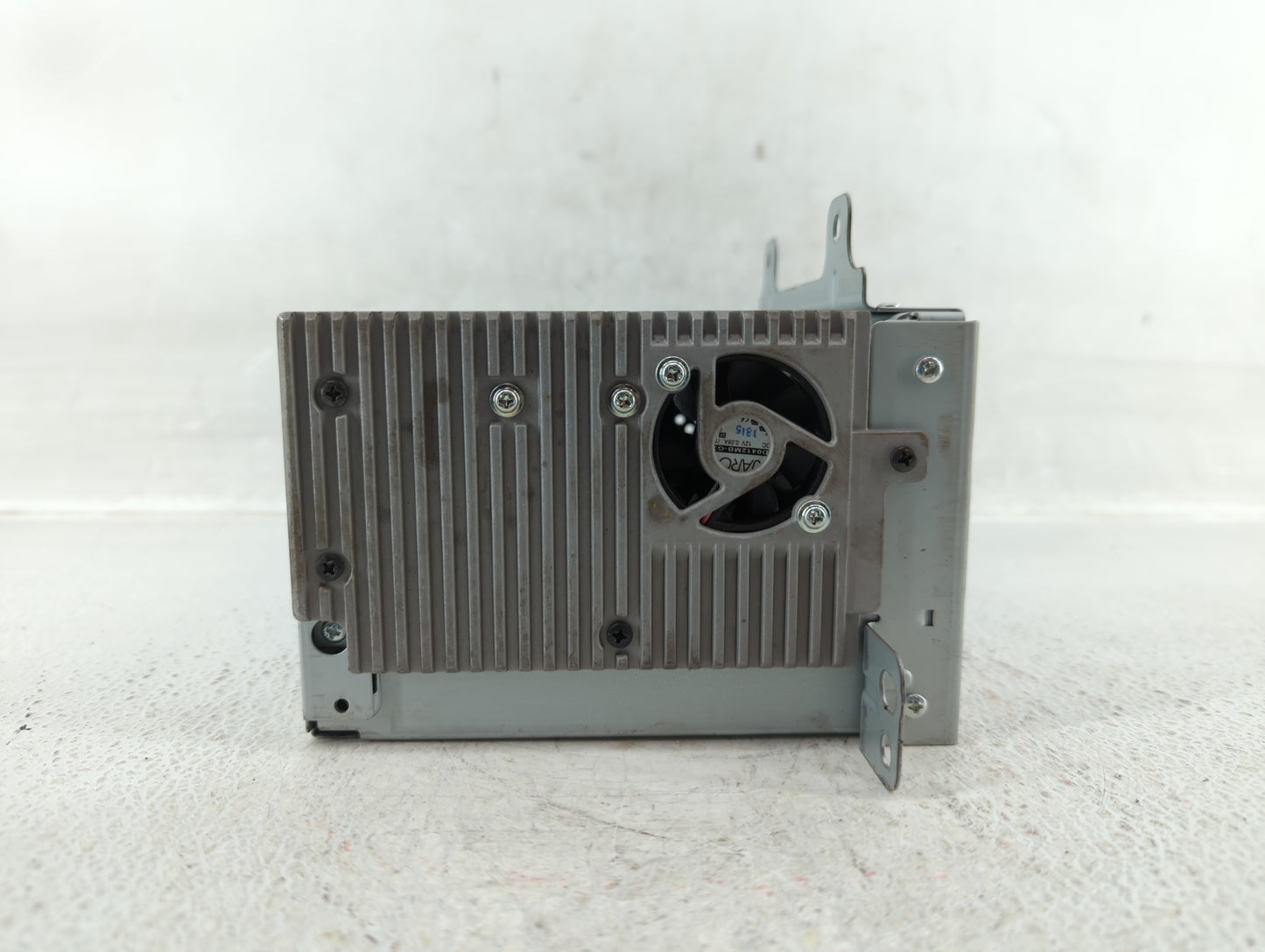 2011-2012 Chevrolet Cruze Radio AM FM Cd Player Receiver Replacement P/N:22870782 Fits Fits 2010 2011 2012 OEM Used Auto Par