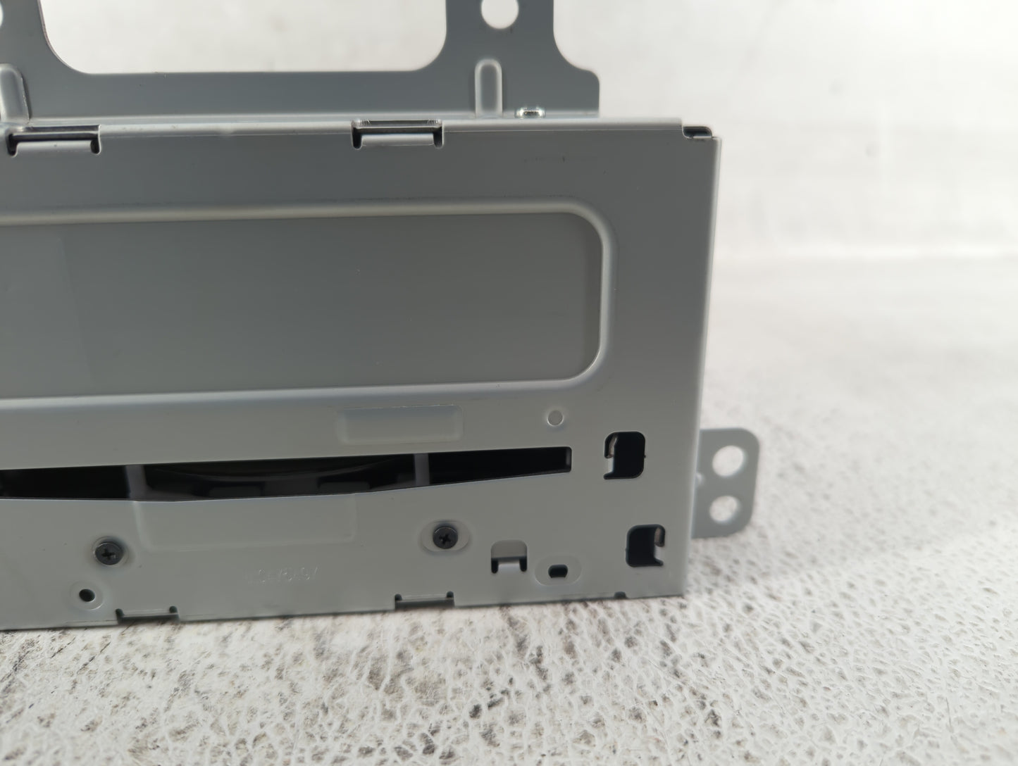 2011-2012 Chevrolet Cruze Am Fm Cd Player Radio Receiver - Oemusedautoparts1.com