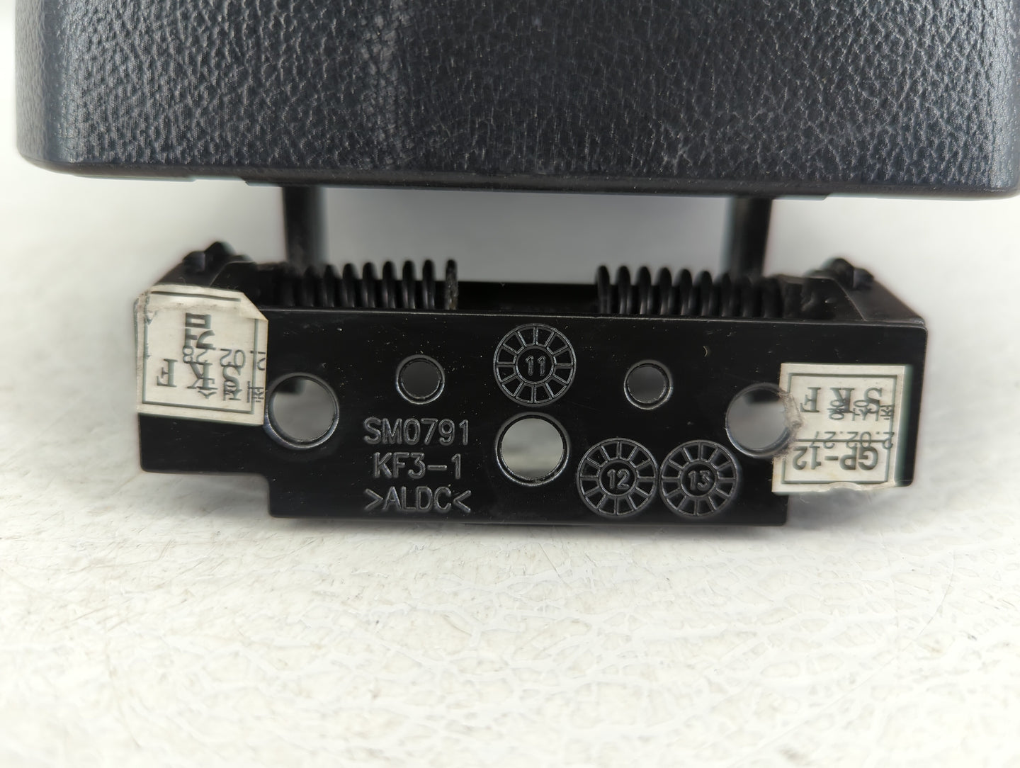 2012 Chevrolet Cruze Center Console Armrest Cover Lid - Oemusedautoparts1.com