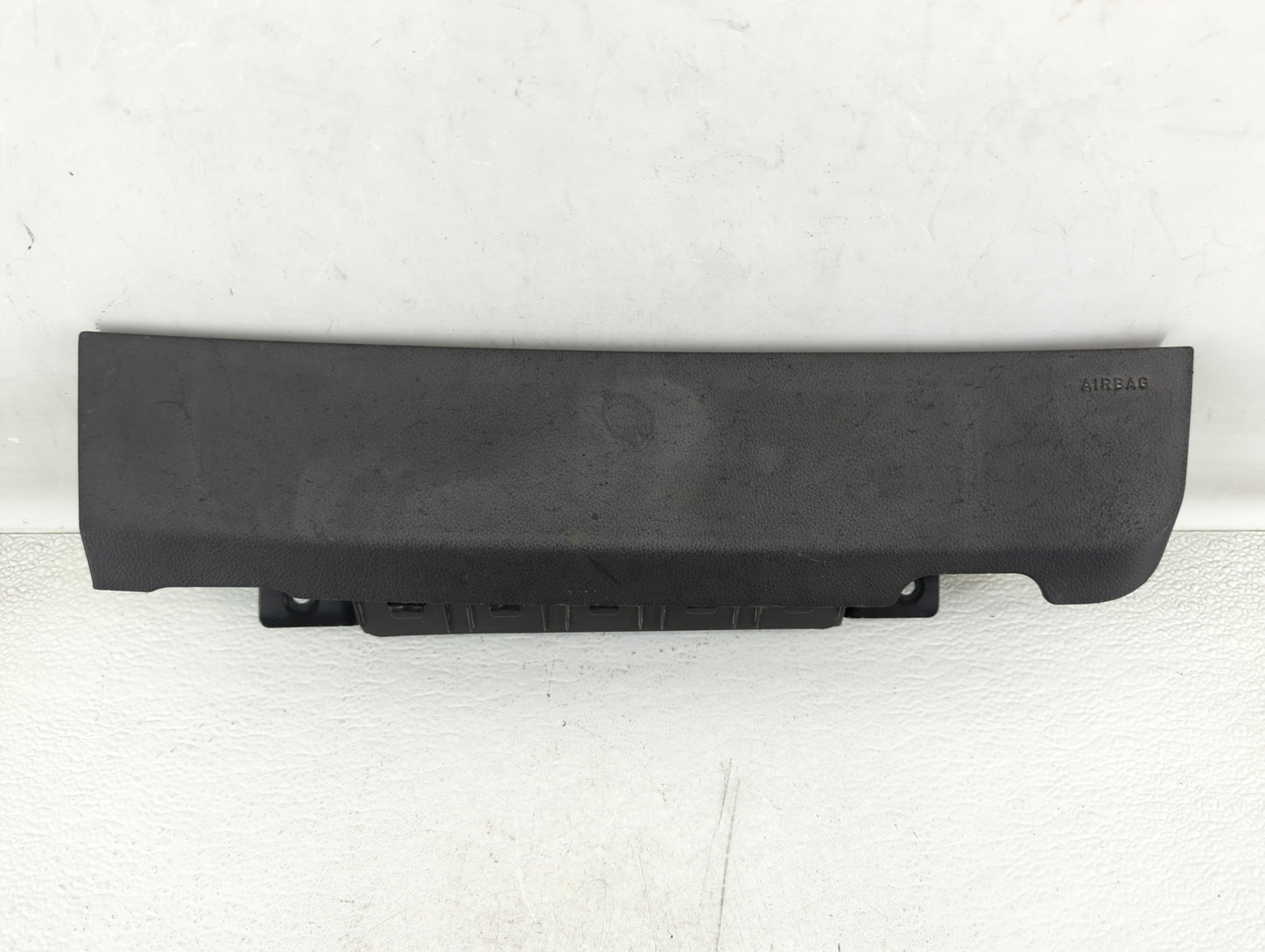 2011-2012 Chevrolet Cruze Air Bag Passenger Right Knee OEM P/N:95483077 Fits Fits 2011 2012 OEM Used Auto Parts - Oemusedaut