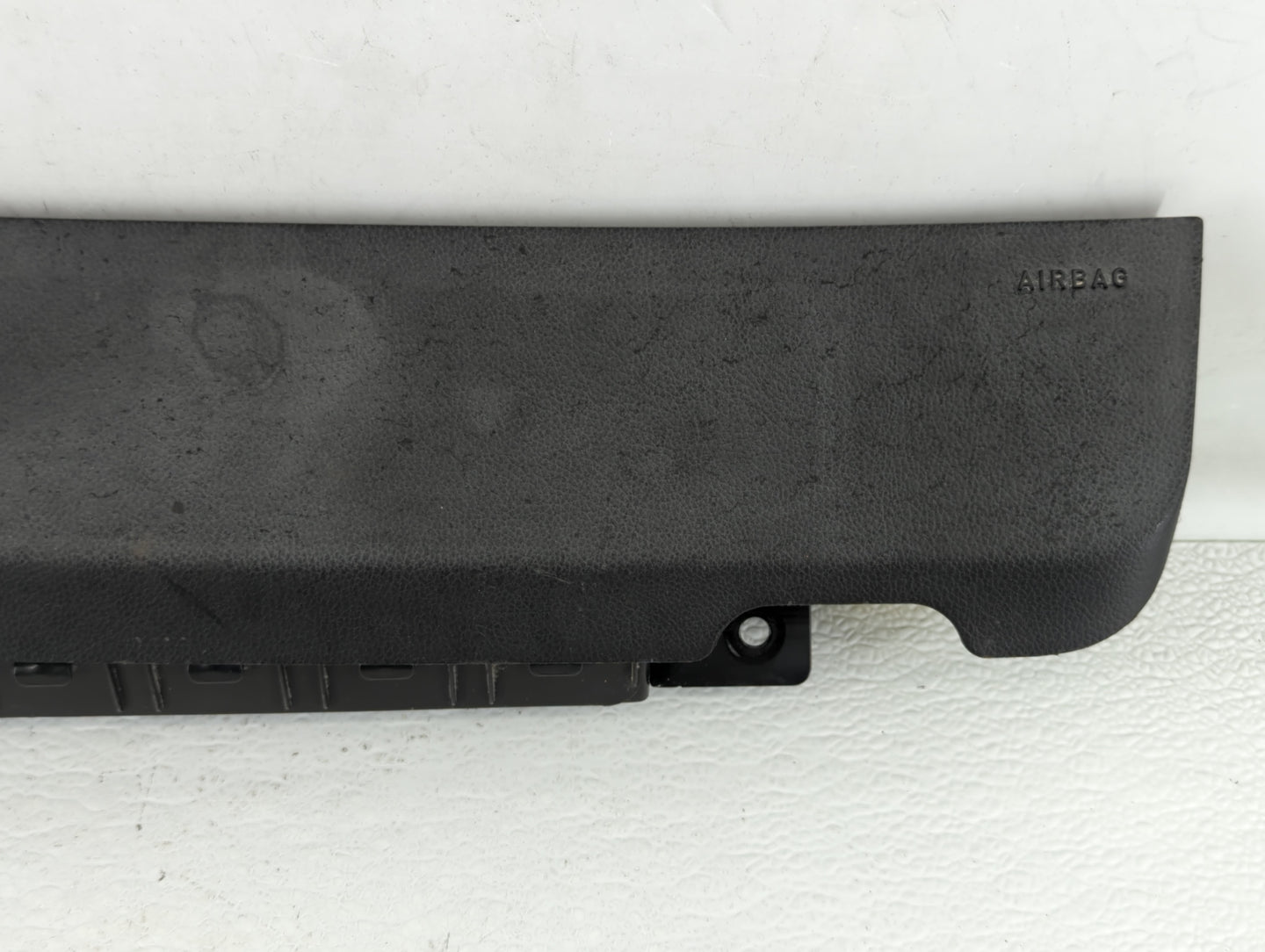 2011-2012 Chevrolet Cruze Air Bag Passenger Right Knee OEM P/N:95483077 Fits Fits 2011 2012 OEM Used Auto Parts - Oemusedaut