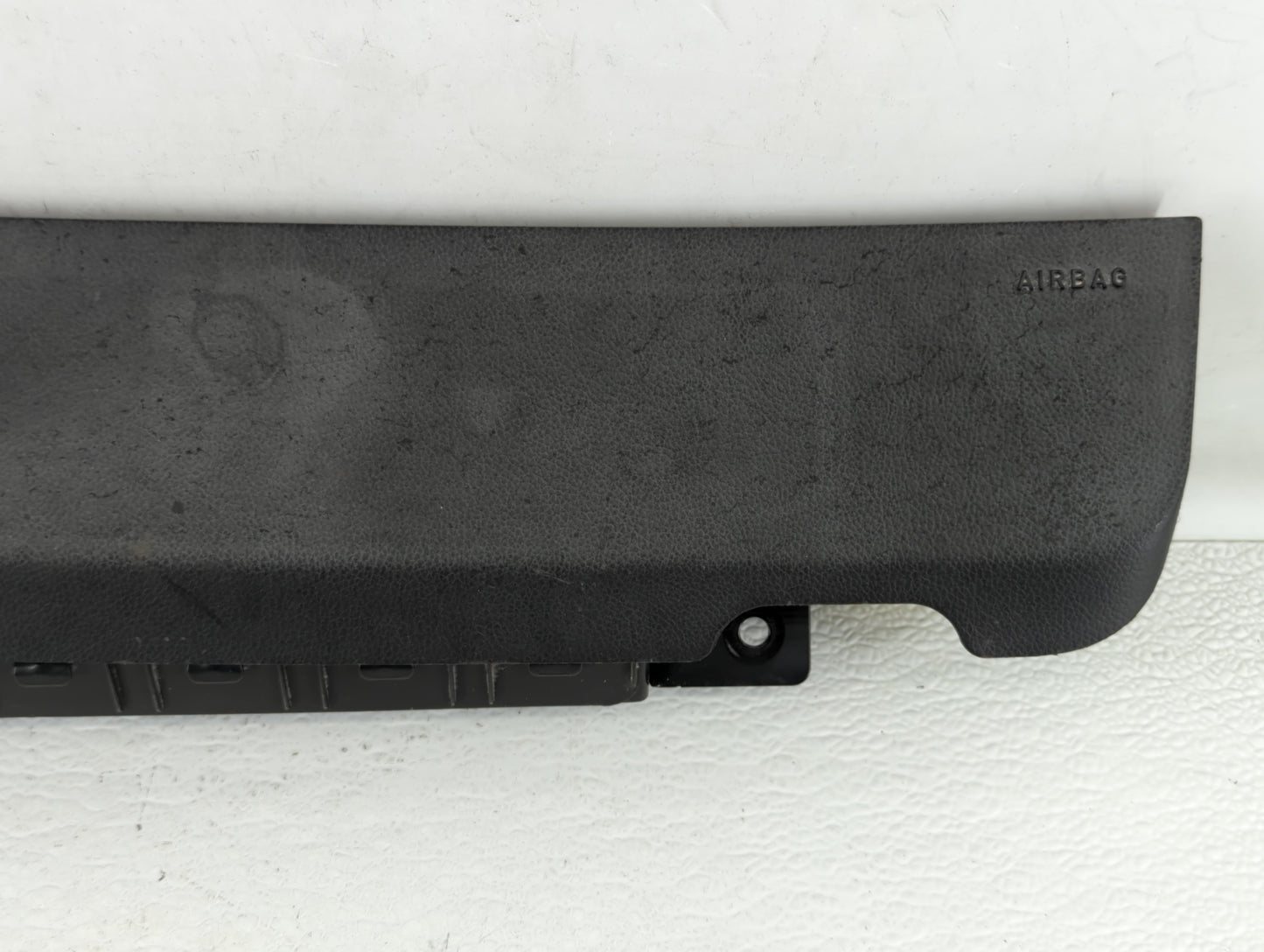 2011-2012 Chevrolet Cruze Air Bag Passenger Right Knee OEM P/N:95483077 Fits Fits 2011 2012 OEM Used Auto Parts - Oemusedaut