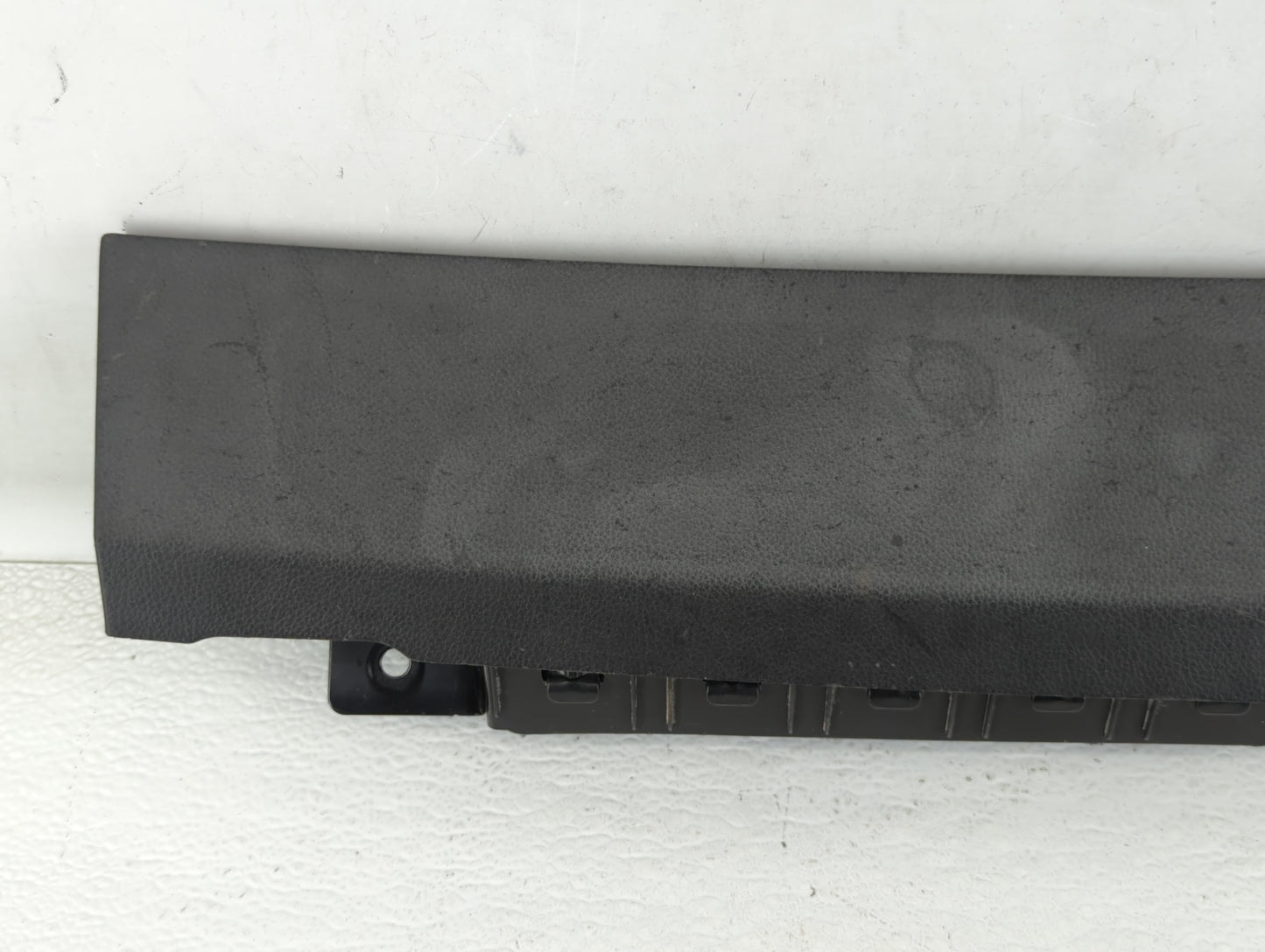 2011-2012 Chevrolet Cruze Air Bag Passenger Right Knee OEM P/N:95483077 Fits Fits 2011 2012 OEM Used Auto Parts - Oemusedaut