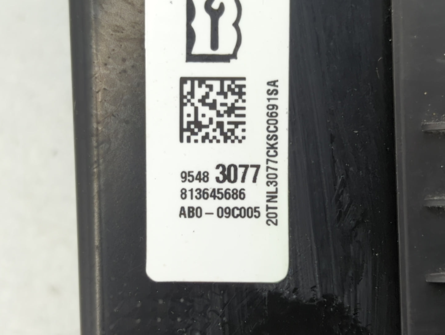 2011-2012 Chevrolet Cruze Air Bag Passenger Right Knee OEM P/N:95483077 Fits Fits 2011 2012 OEM Used Auto Parts - Oemusedaut