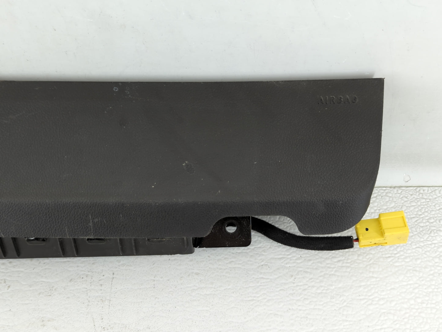 2011-2012 Chevrolet Cruze Air Bag Passenger Right Knee OEM P/N:95483077 Fits Fits 2011 2012 OEM Used Auto Parts - Oemusedaut