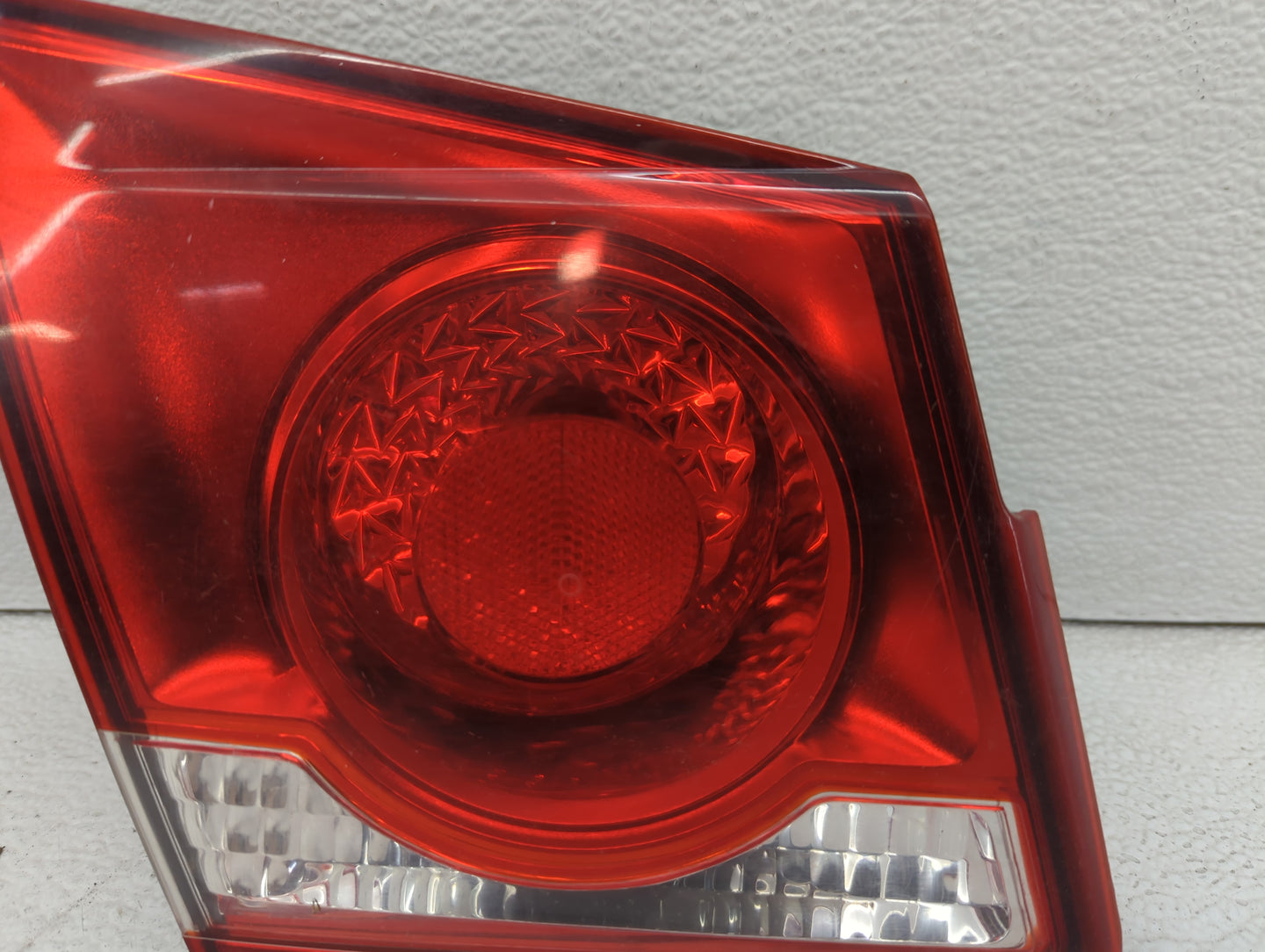 2011-2016 Chevrolet Cruze Tail Light Assembly Driver Left OEM P/N:265503SH5A Fits Fits 2011 2012 2013 2014 2015 2016 OEM Use