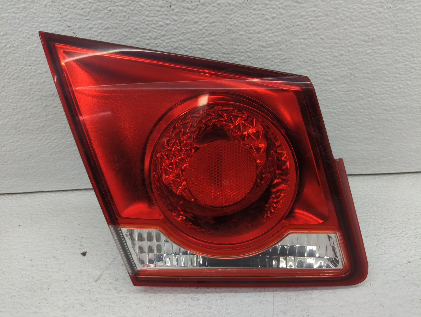 2011-2016 Chevrolet Cruze Tail Light Assembly Driver Left OEM P/N:265503SH5A Fits Fits 2011 2012 2013 2014 2015 2016 OEM Use
